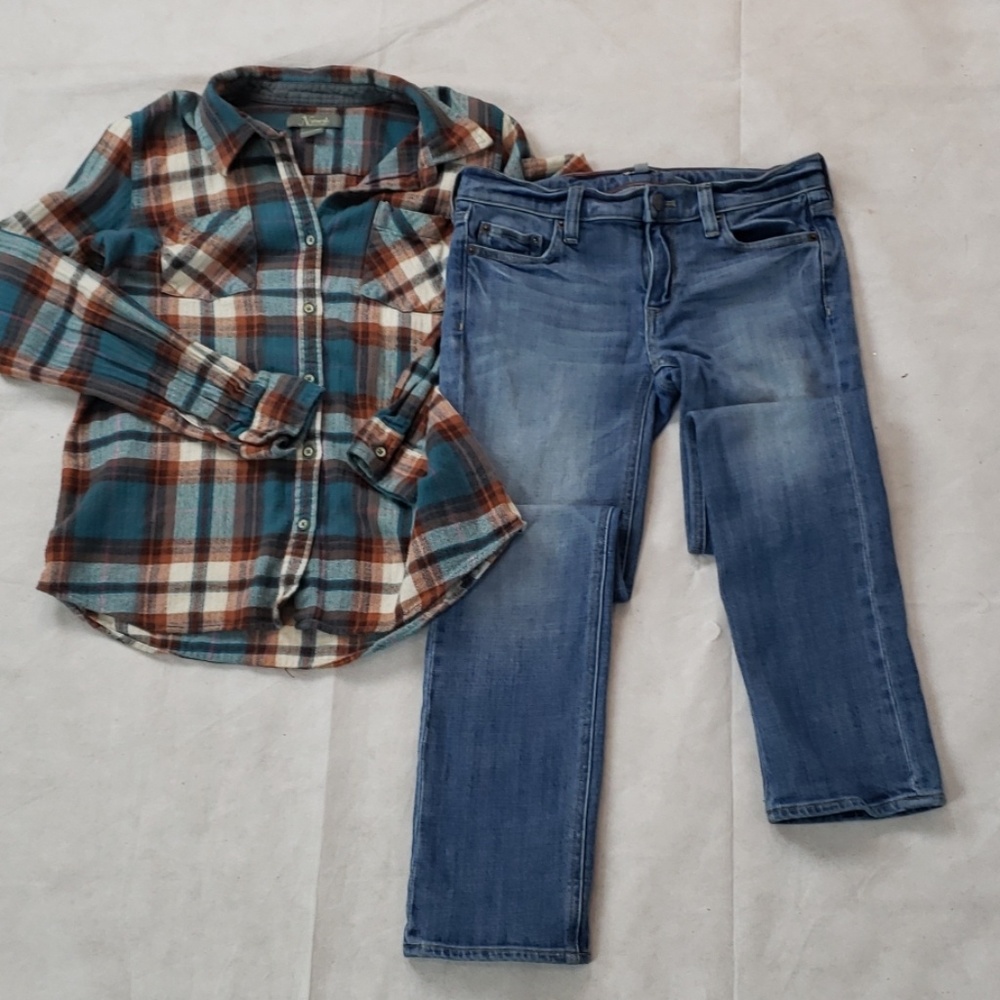 J CREW straight medium wash Jean's size 26s